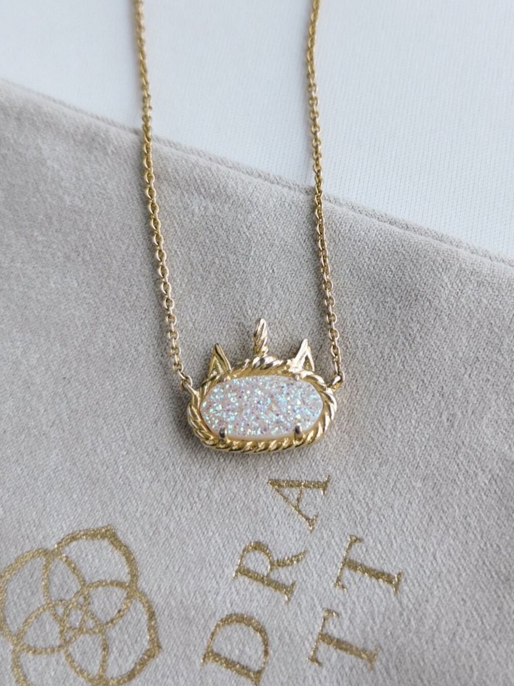 Kendra Scott Necklace Elisa Unicorn Gold Short Pendant Necklace - Picture 4 of 4